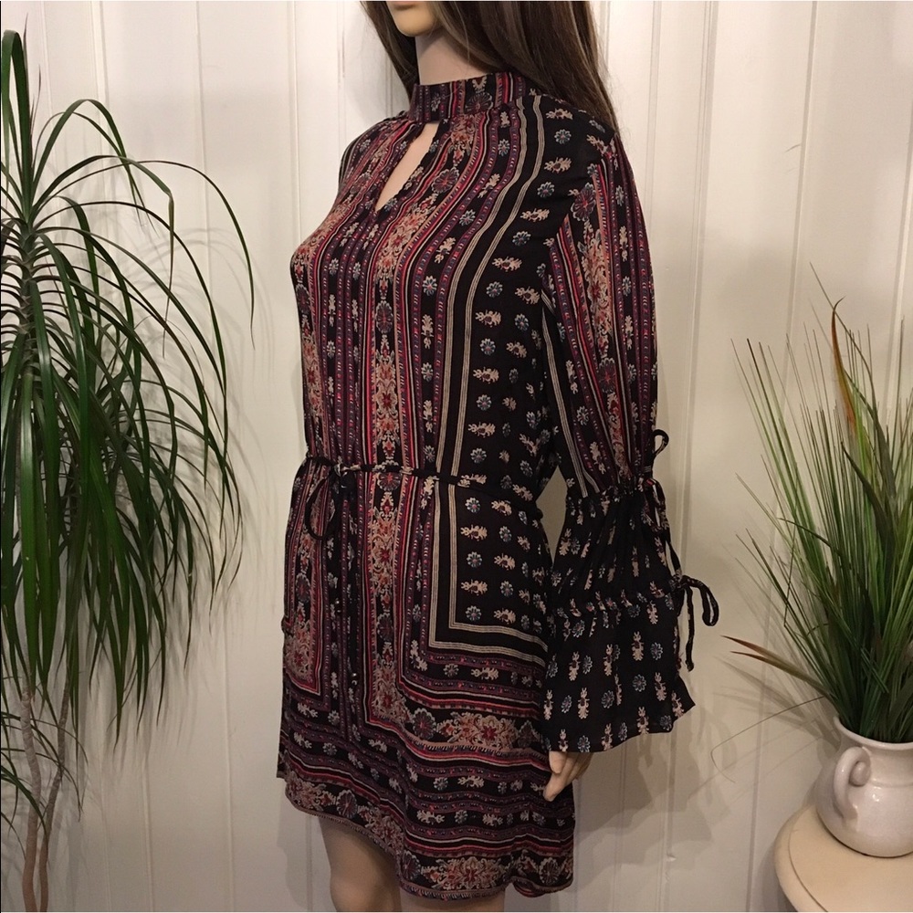 KEY HOLE FRONT WITH TIE SLEEVES - Picture 6 of 8